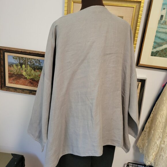 Eskandar European Designer Grey Sand Tone Linen Top OS - Picture 6 of 7
